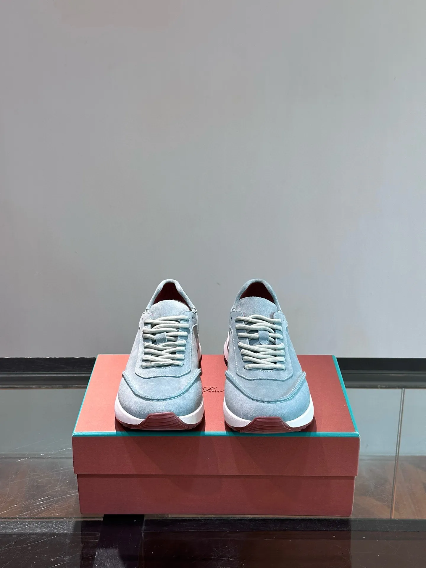 Factory price: 540💰Loro men's shoes💰iana niche Loro classic jogging shoes, men's lace-up casual shoes and sneakers, high-quality lightweight and comfortable fabrics, suitable for outdoor leisure, the color scheme is young and energetic, and it looks great with sportswear or casual suits! Size: 39-46 (customized sizes of 45 and 46 are non-refundable)